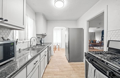 El Centro Casa | Lovely 2-bedroom house in El Centro with WiFi, AC