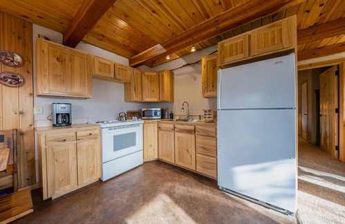 Eureka Cabina | The Cabin on the Ranch – A Family our Couple’s Adventure on Working Ranch!