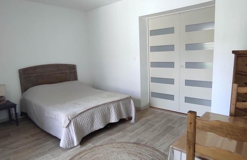Nogent-l'Artaud Cama Y Desayuno | Bedroom with separate entrance, private bathroom and terrace