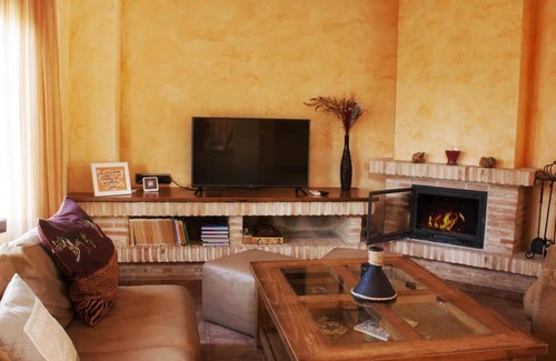 Olías del Rey Casa | Country House 'El Retiro De Toledo' with Private Pool, Wi-Fi and Air Conditioning