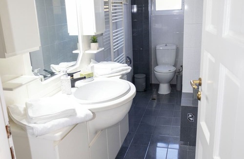 Salamis Casa | Salamina Blue Horizon House, next to the beach
