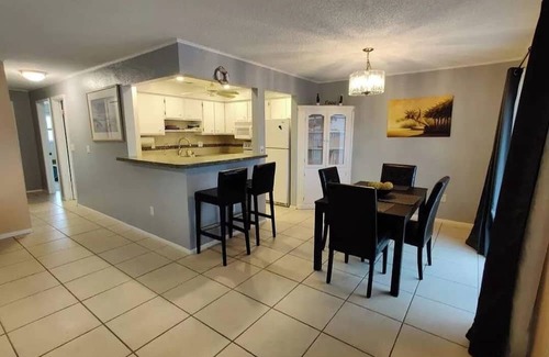 Cypress Lake Casa | Cozy 2-bedroom Condo in beautiful Fort Myers with Pool and Tiki Hut