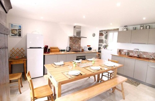 Teissieres-de-Cornet Cabaña | Gite Teissières-de-Cornet, 2 bedrooms, 5 persons