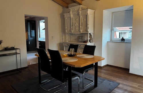 Tutzing Apartamento | Helle und Gemütliche 3-zimmer Dachgeschosswohnung in Seenähe