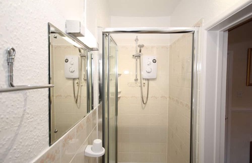 St. Michaels Apartamento | Flat 3 has been reburbished and comes with onsite parking and free Wifi