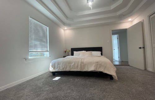 Cedar Hill Casa | Charming 4-bedroom house in delightful Cedar Hill with WiFi, AC