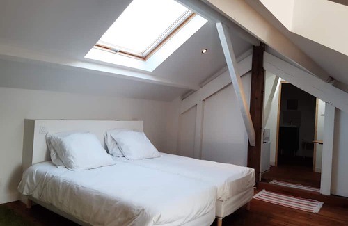 Angouleme Apartamento | Appartement Lumineux Dans Quartier Calme et Commerçant à 10mn du Centre Ville
