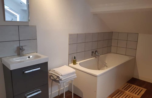 Angouleme Apartamento | Appartement Lumineux Dans Quartier Calme et Commerçant à 10mn du Centre Ville