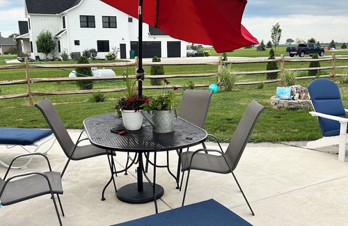 Perrysburg Casa | Country Home with all of the extras!