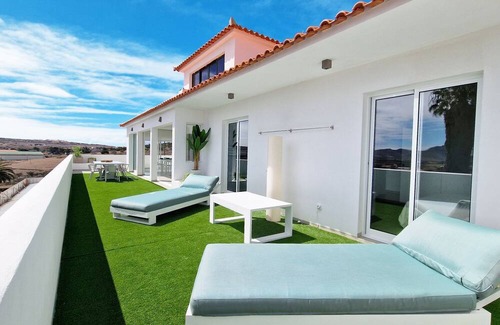 Vila Baleira Casa | Casa do Pico by LovelyStay
