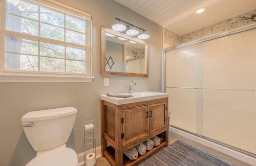 Christiansburg Casa | Charming 3-bedroom house in Christiansburg with WiFi, AC