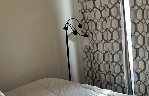 Monroe Apartamento | Cozy studio with AC WiFi Towels, Shampoo etc also included.