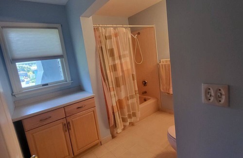 Neptune City Casa | Family home near the shore and more