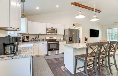 Livingston Casa | Spacious Home w/Gazebo < 3 Mi to Lake Anna!