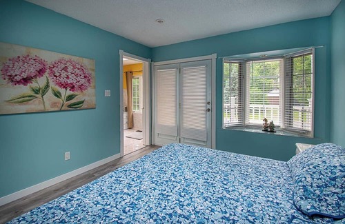 Victoria Harbour Cabaña | Robin's Point - Three Bedroom Cottage, Sleeps 6
