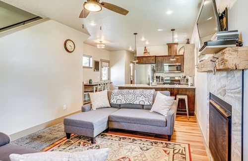 Donnelly Casa | Charming Donnelly Home - 1 Mi to Lake Cascade!