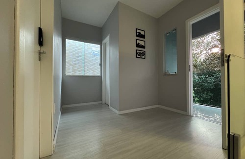 Capoeiras Casa | Quarto Confortável em Casa Grande