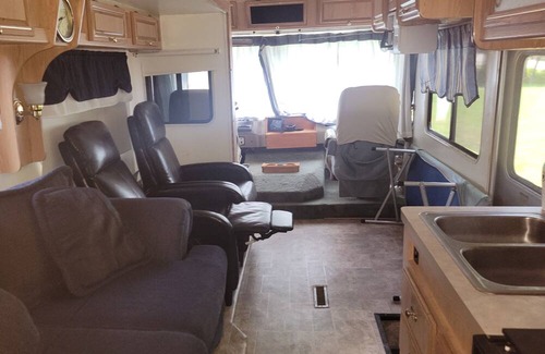 Knoxville Casa | RV with AC, kitchen and shower in Knoxville