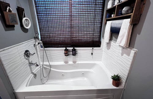 Gresham Apartamento | Cozy studio in peaceful Gresham with WiFi, AC
