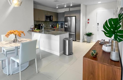 Doral Condominio | Relaxing Doral Retreat: 2BR Charm
