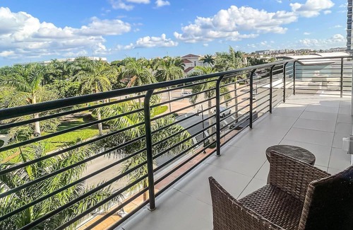 Doral Condominio | Chic Doral Condo: 3BR, 3 Baths