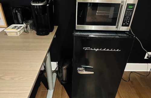 Saint-Hubert Apartamento | Urban Retreat - 3 Beds|6 Guests|Free Parking