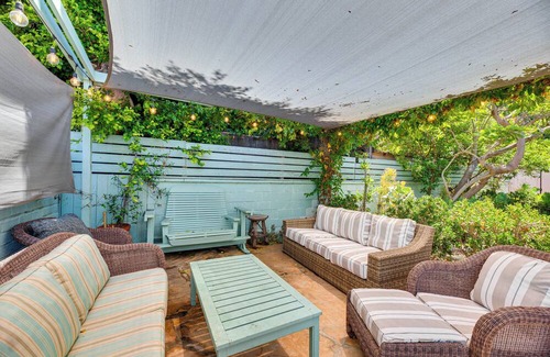 Sunset Park Casa | Vibrant Home w/ Patio - Near Santa Monica Pier!