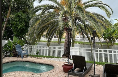 Miramar Casa | Beautiful lakefront retreat with outdoor kitchen, tiki hut and spa.