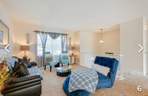 Fort Washington Casa | Pet friendly Spacious 5-bedroom house inFort Washington with free parking , WiFi