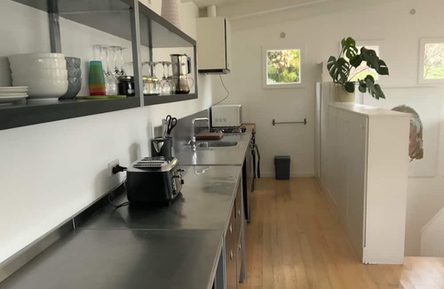Castlemaine Casa | Gingell Lofthouse - A New York State of Mind - unique short stay experience