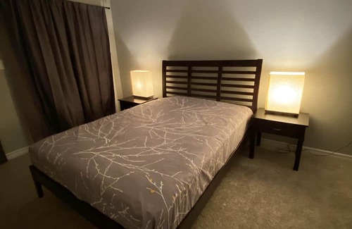 Kitchener Casa | Entire Home in Kitchener