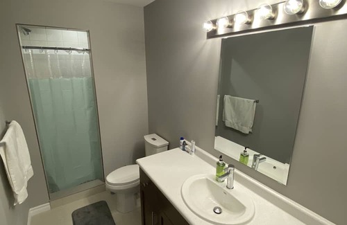 Kitchener Casa | Entire Home in Kitchener