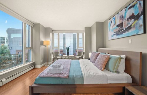 Gastown Apartamento | Stunning 3-BR in Downtown with Free Parking!