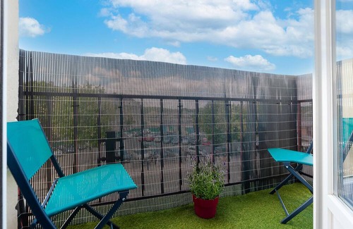 Creil Apartamento | Cosy Modern Apartment