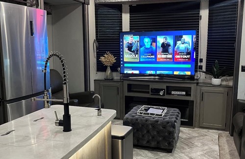 Merced County Casa | Charming 2-bedroom RV in brilliant Atwater with WiFi, AC