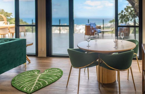 Manoa Casa | Tropical Jungle Ocean View Guest House