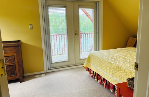 Regional District of Kitimat-Stikine Casa | Riverfront heritage home in the heart of Hazelton