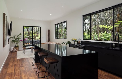 Volcano Cabina | IIWI - A Modern Retreat in Volcano