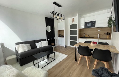Gabas Apartamento | Apartment with terrace overlooking Lake Fabrèges, sleeps 4