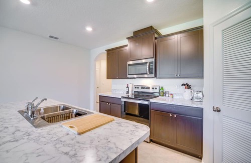 Sebastian Casa | Pet-Friendly Sebastian Retreat: 7 Mi to Beach!