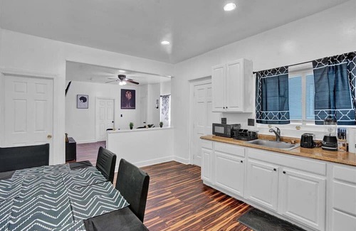 Allentown Apartamento | Allentown paradise near ppl center -1 paid parking per booking