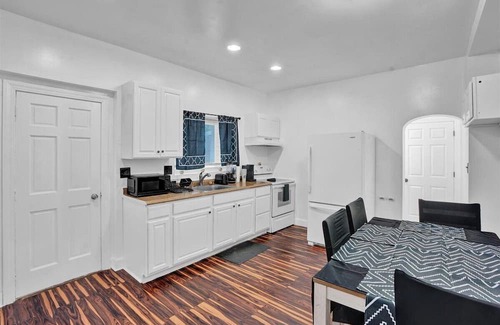 Allentown Apartamento | Allentown paradise near ppl center -1 paid parking per booking