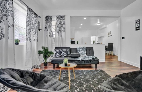 Allentown Apartamento | Allentown paradise near ppl center -1 paid parking per booking