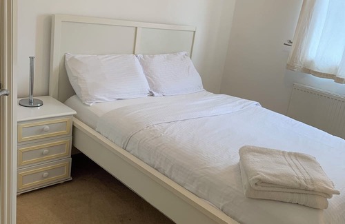 Acresford Casa | Coventry Charm - Spacious 3 Bedroom House