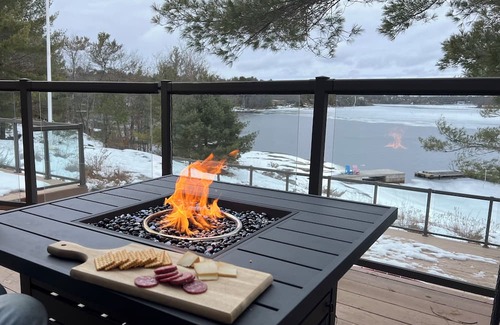 The Archipelago Cabaña | Beautiful lakefront Georgian Bay Cottage in Pointe Au Baril, Family friendly