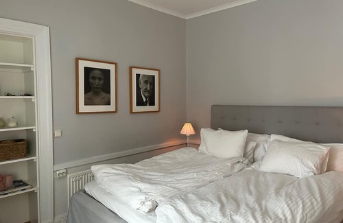 Drottningholm Apartamento | Bo Granne med Kungen i Unikt Boende Från 1700talet på Drottningholm