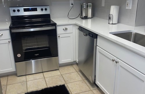 Midtown Apartamento | Emerald Gem N Midtown! 8 minutes from everything in downtown/midtown houston!