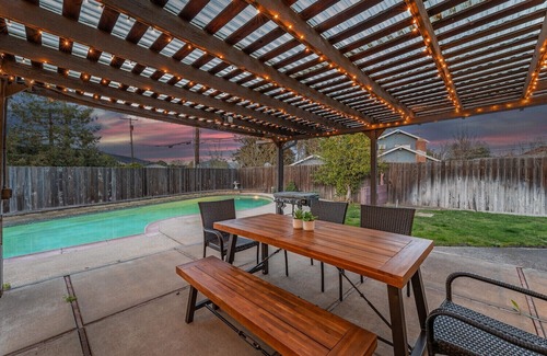 Foothill Farms Casa | Welcome to Sagebrush Getaway