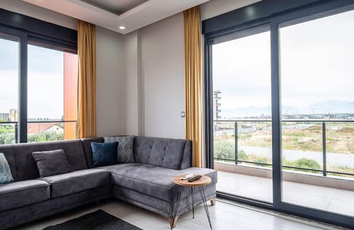 Aksu Apartamento | Modern Residence with Shared Pool in Antalya Aksu