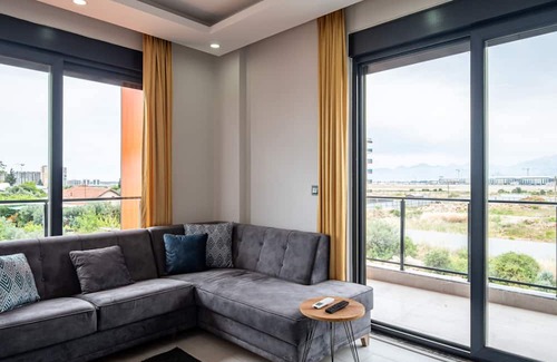 Aksu Apartamento | Modern Residence with Shared Pool in Antalya Aksu